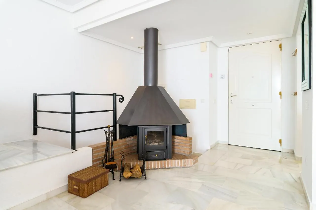 Beautiful Views Family Townhouse Steps From The Beach Бенальмадена
