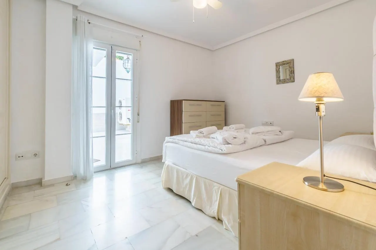 Beautiful Views Family Townhouse Steps From The Beach Бенальмадена Испания