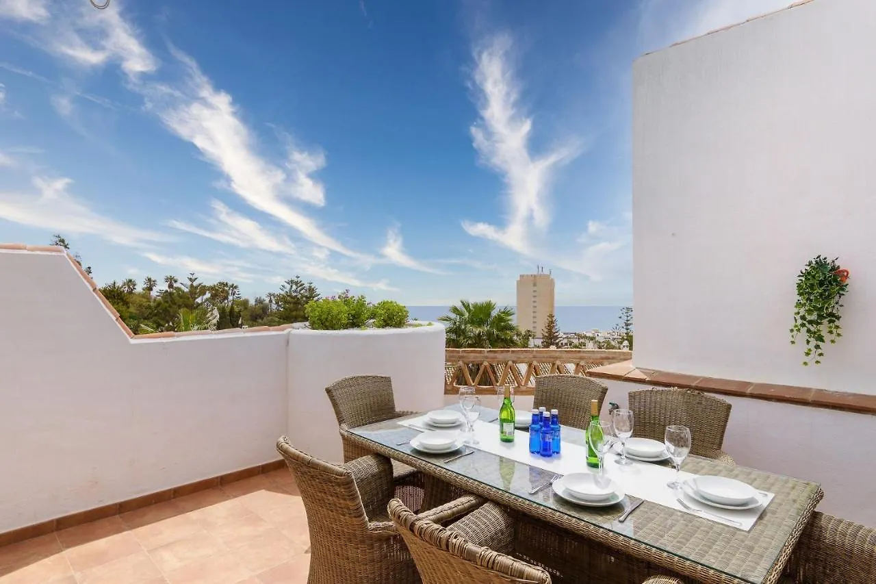 Дом отдыха Beautiful Views Family Townhouse Steps From The Beach Бенальмадена