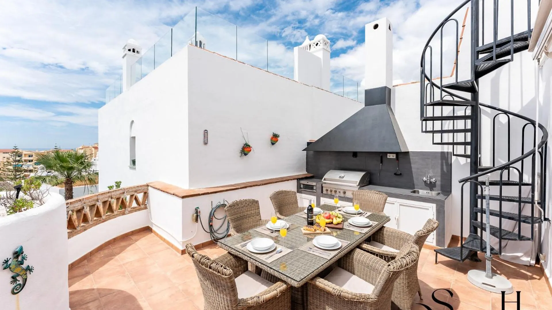 Beautiful Views Family Townhouse Steps From The Beach Benalmadena