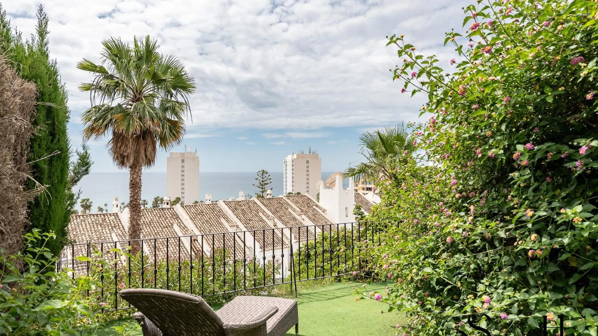 Beautiful Views Family Townhouse Steps From The Beach Benalmadena Holiday home