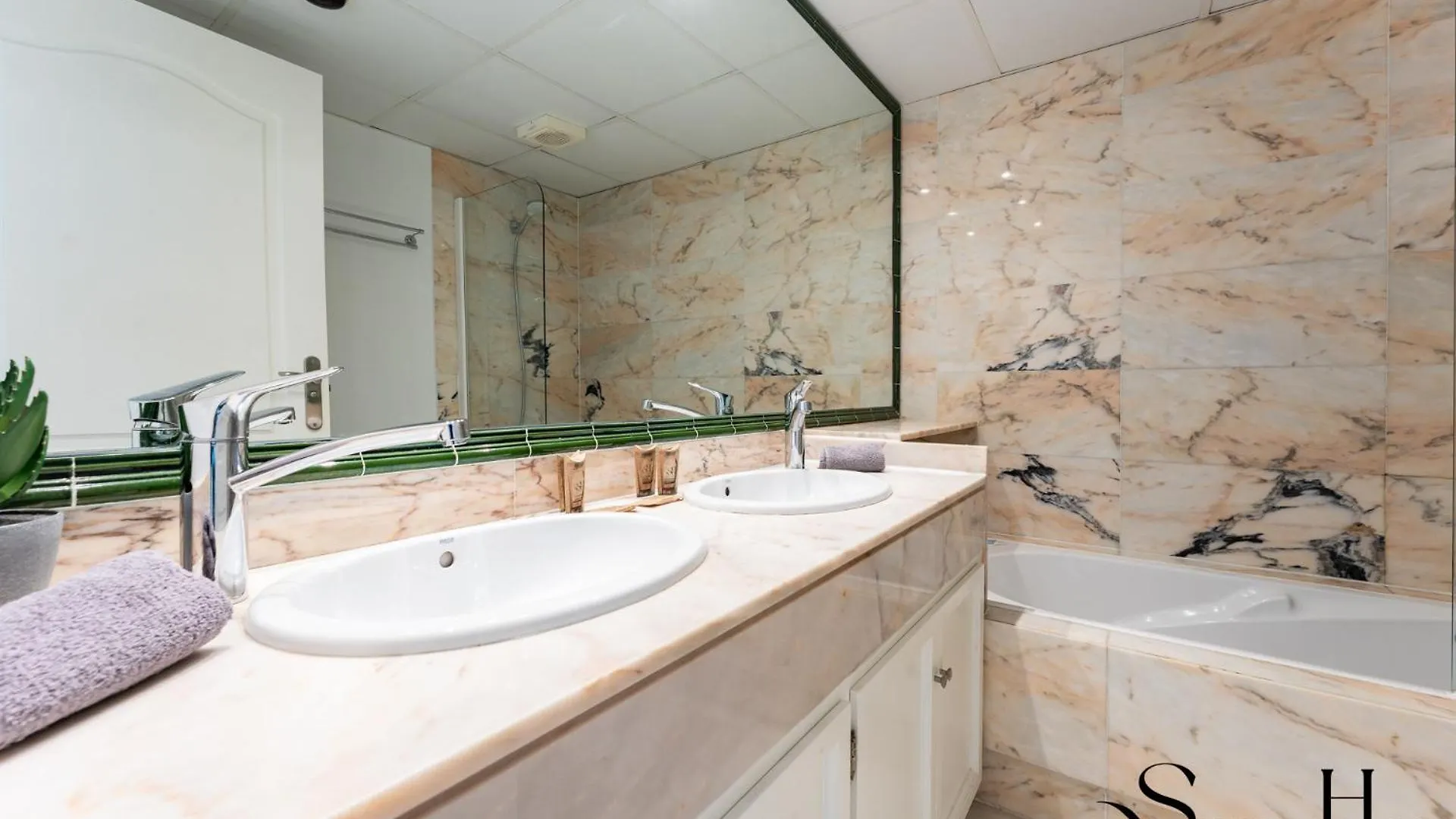 Beautiful Views Family Townhouse Steps From The Beach Benalmadena 0*,